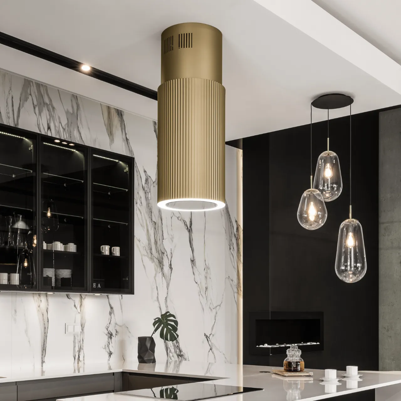 Image Island hood Monogram W Gold (CDW3802Z)