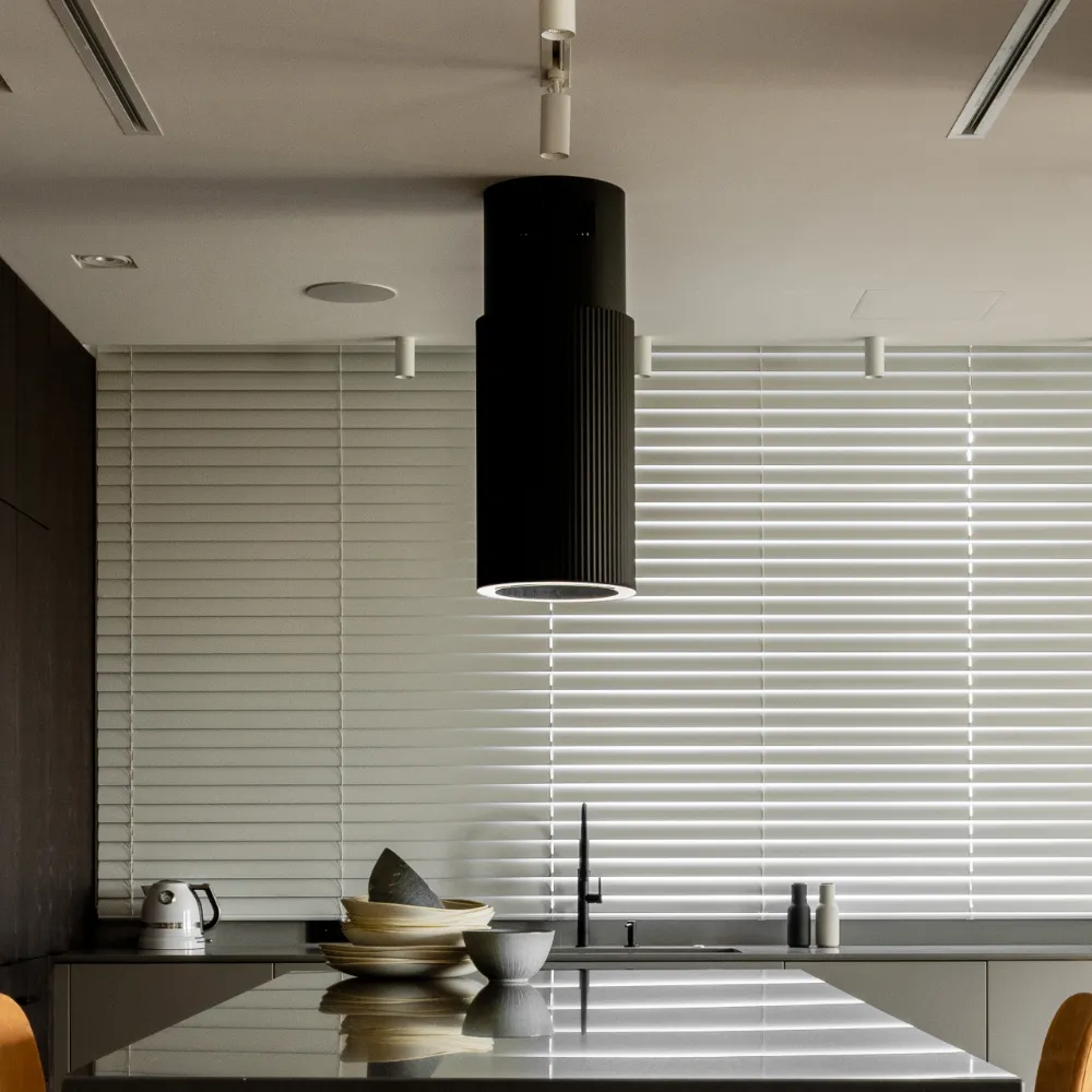 Image Island hood Monogram W Black (CDW3802C)