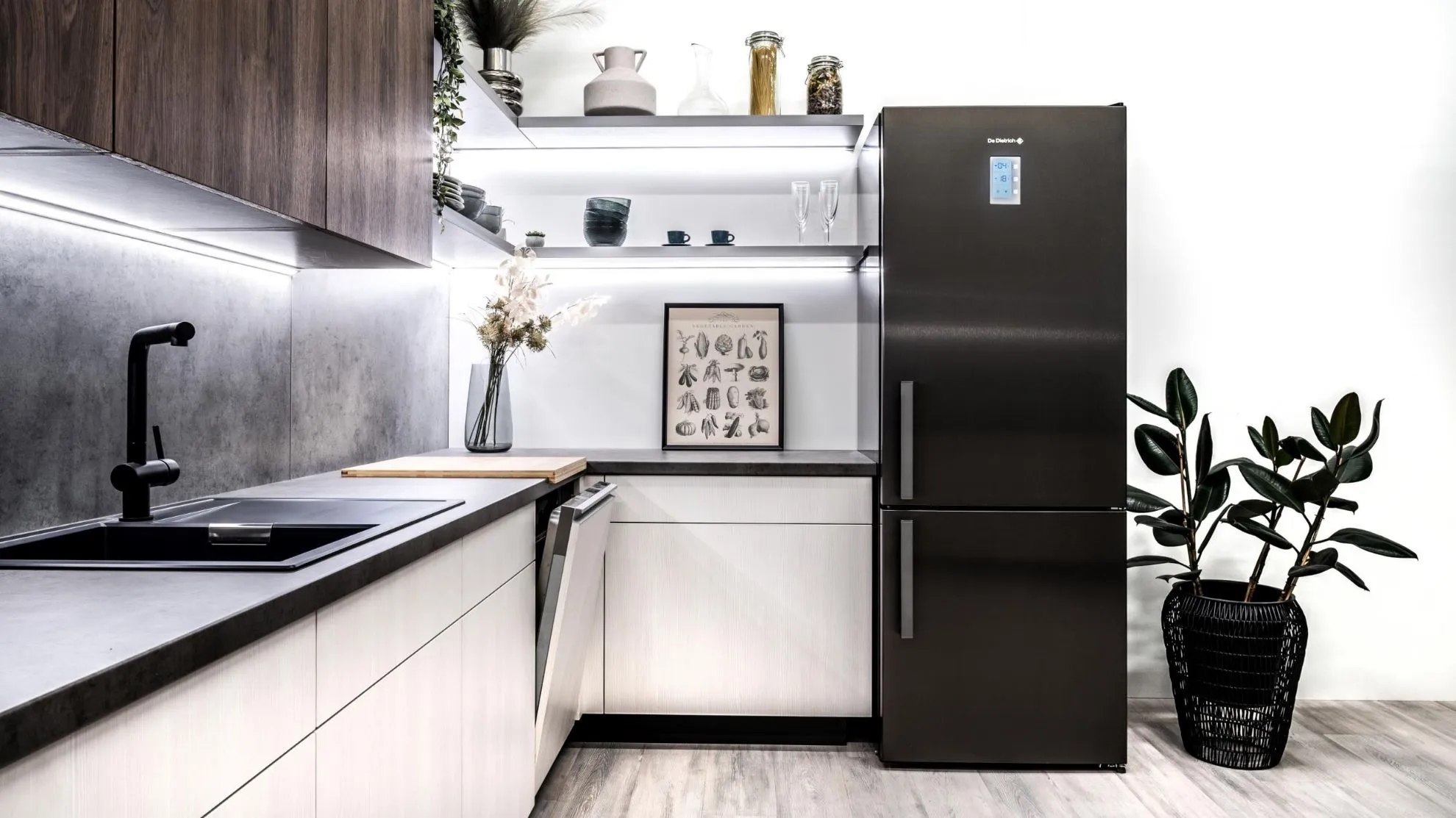 Image REFRIGERATOR DFC7092NA