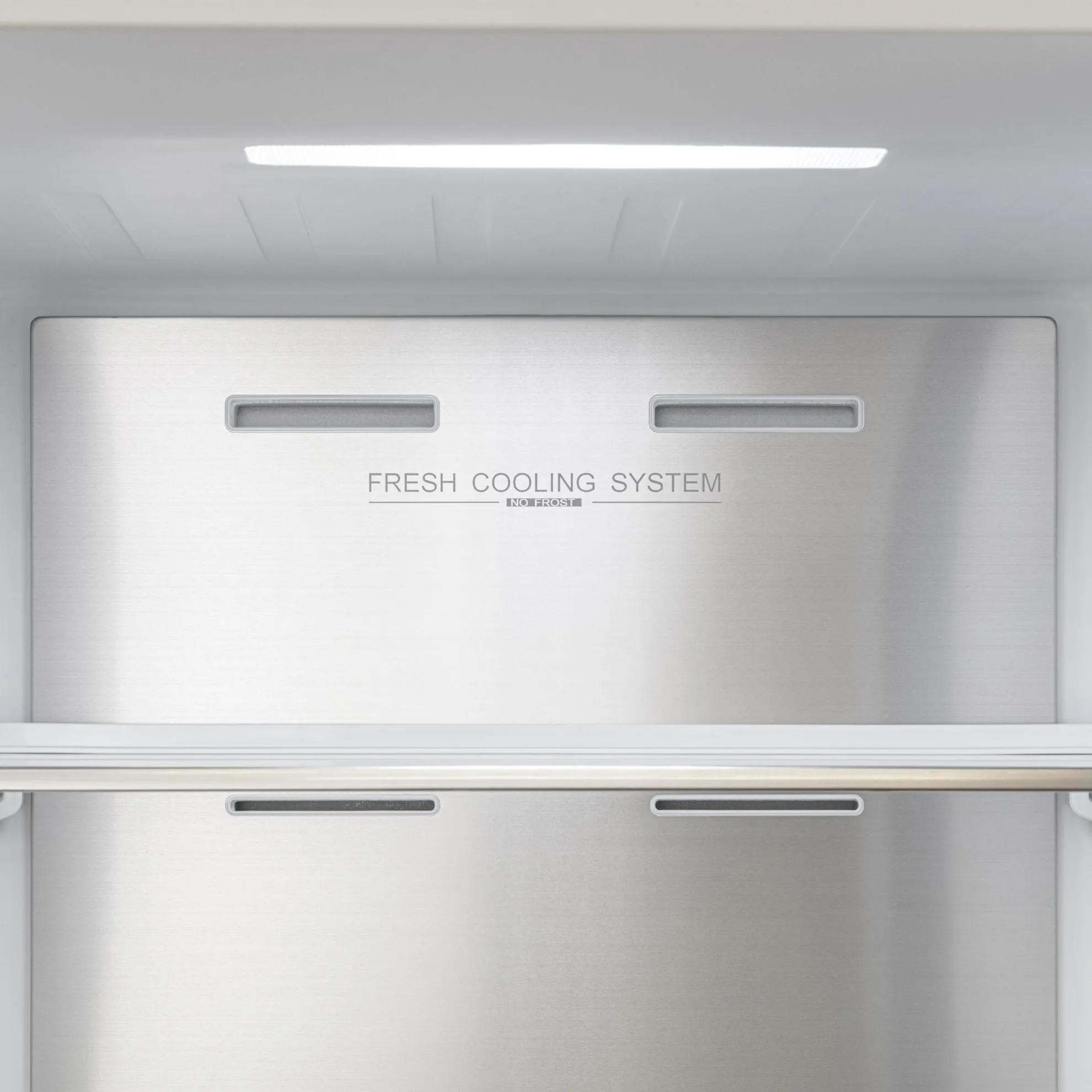 Image Bottom-freezer refrigerator BFC2069CW