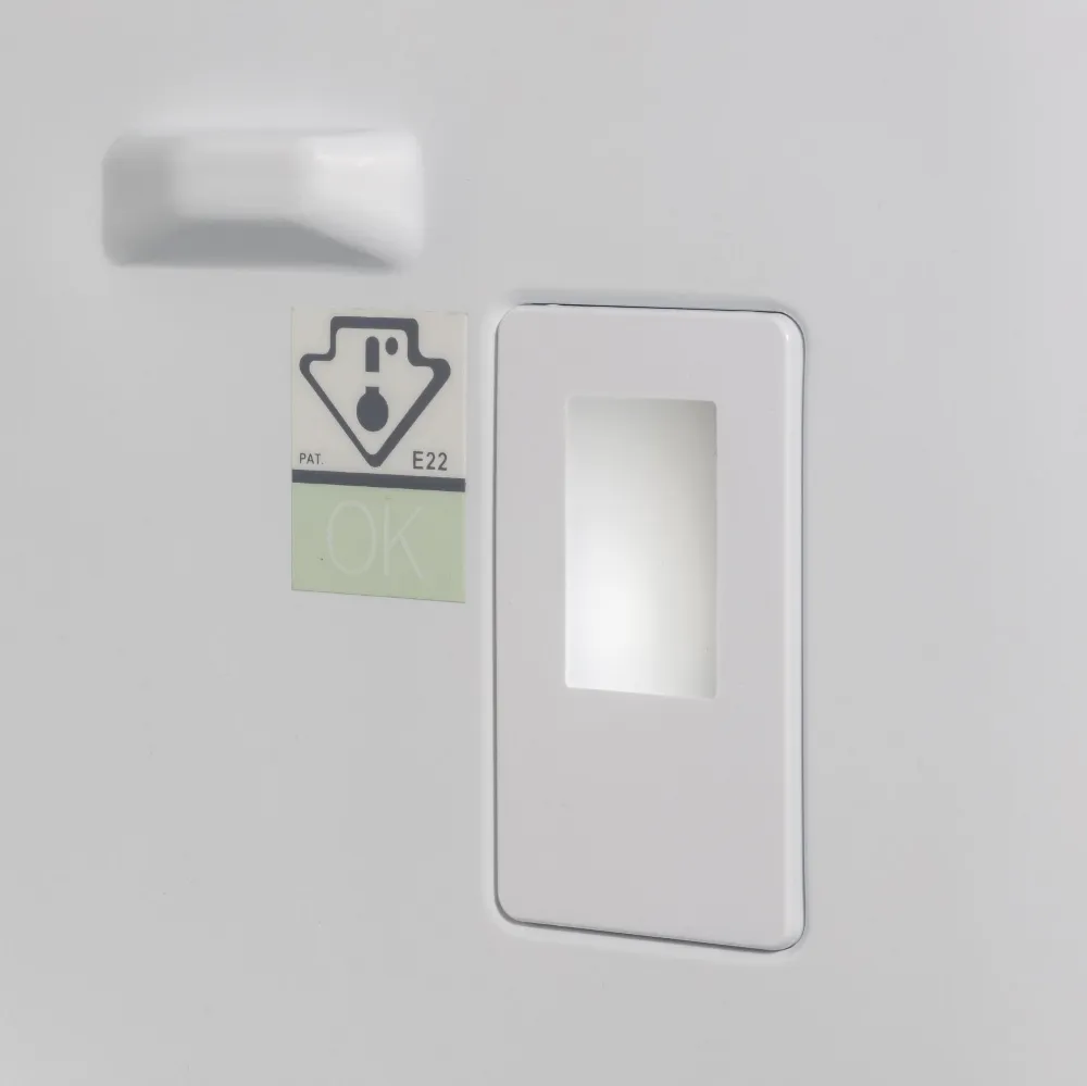 Image Bottom-freezer refrigerator BFC2069CW