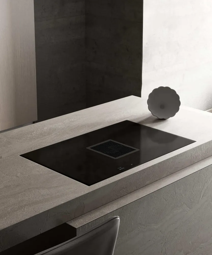 Image INDUCTION HOB WITH INTEGRATED EXTRACTOR WIZARD 2.0 CDB8302C