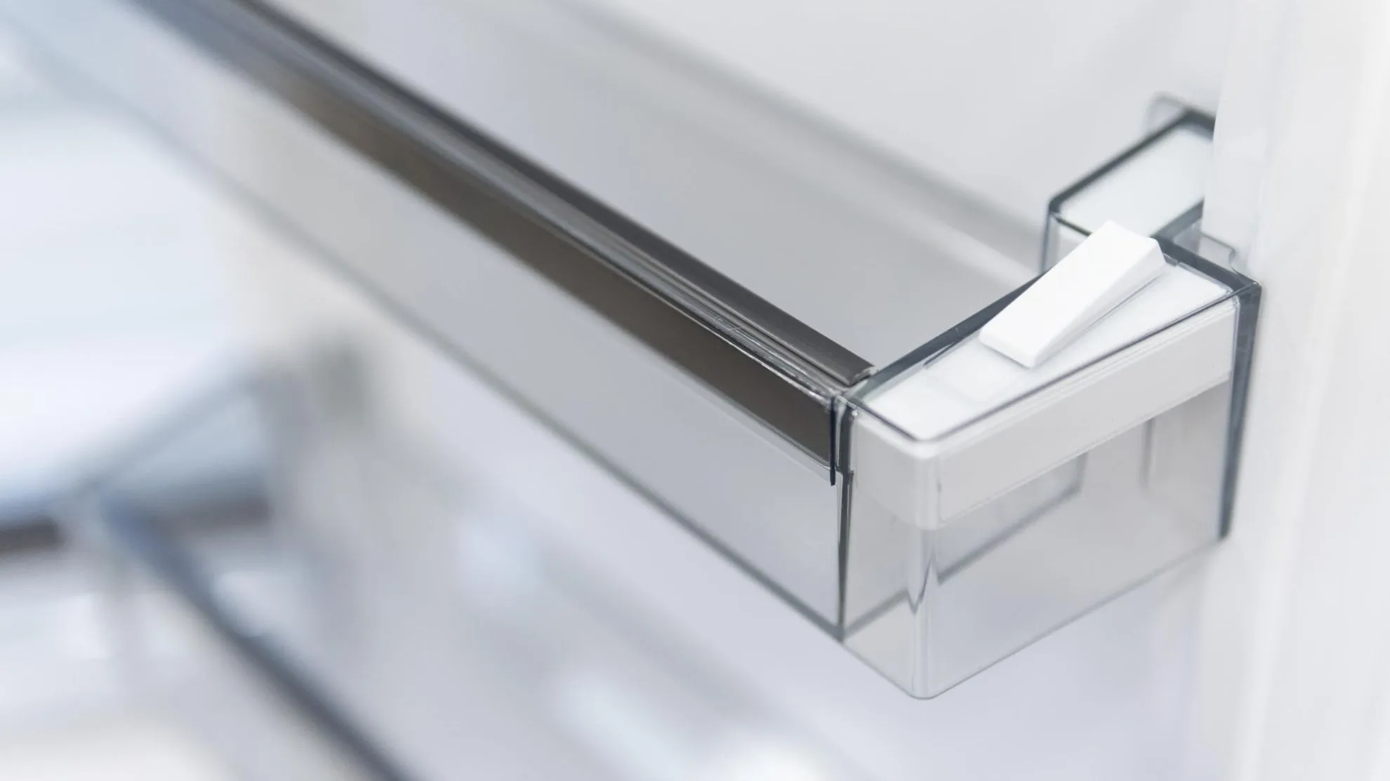 Image BUILT-IN FRIDGE-FREEZER KCN2233J