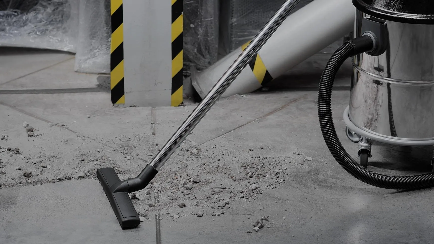 Workshop vacuum cleaners