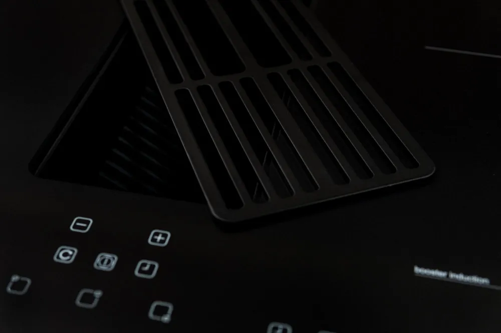 Image Induction hob with integrated extractor hood KHI8000B