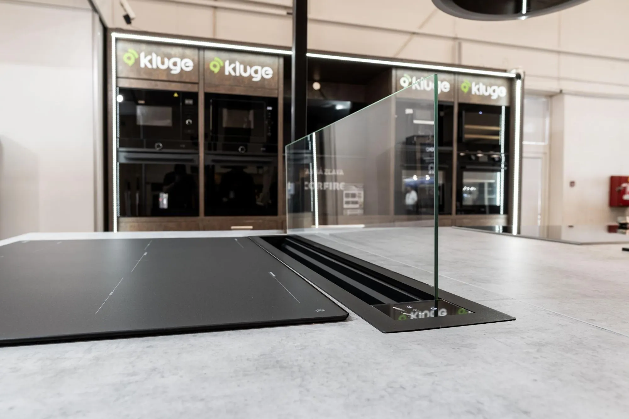 Image Extractor hood with pull-out panel KLD9500BLG