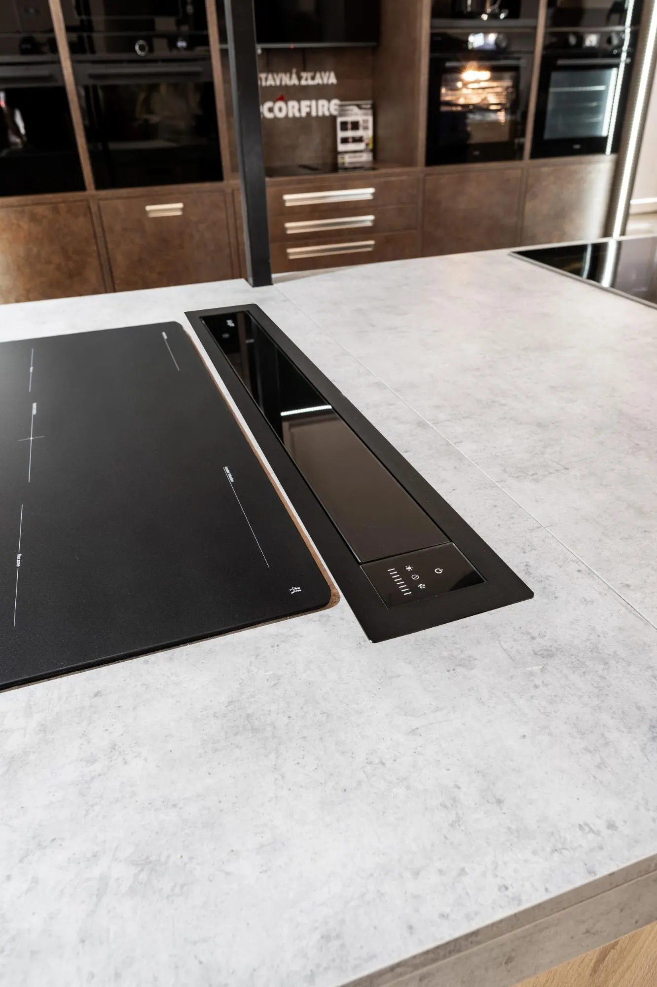 Image Extractor hood with pull-out panel KLD9500BLG